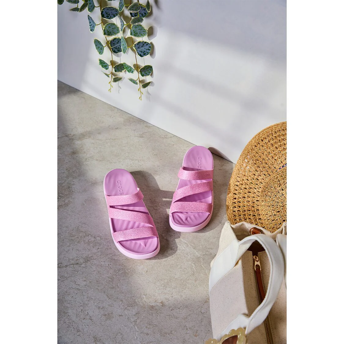 Crocs Getaway Glitter Strappy - Pink Milk - Image 6