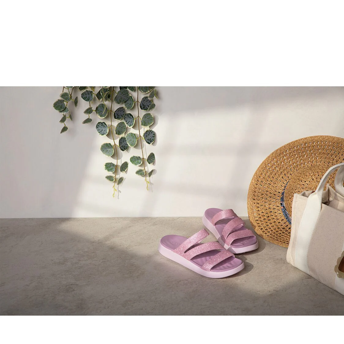 Crocs Getaway Glitter Strappy - Pink Milk - Image 7